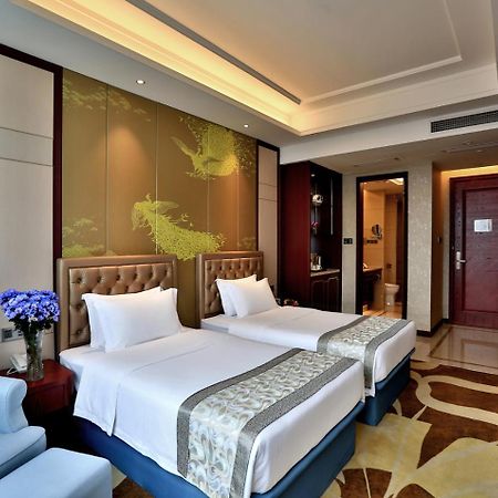 Yiwu Zhong Lian Kai Xin Hotel Dış mekan fotoğraf